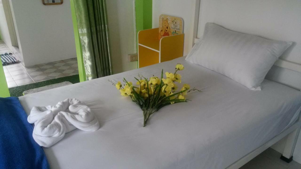 Madinah Hostel Ranong Ban Lum Than Exterior foto