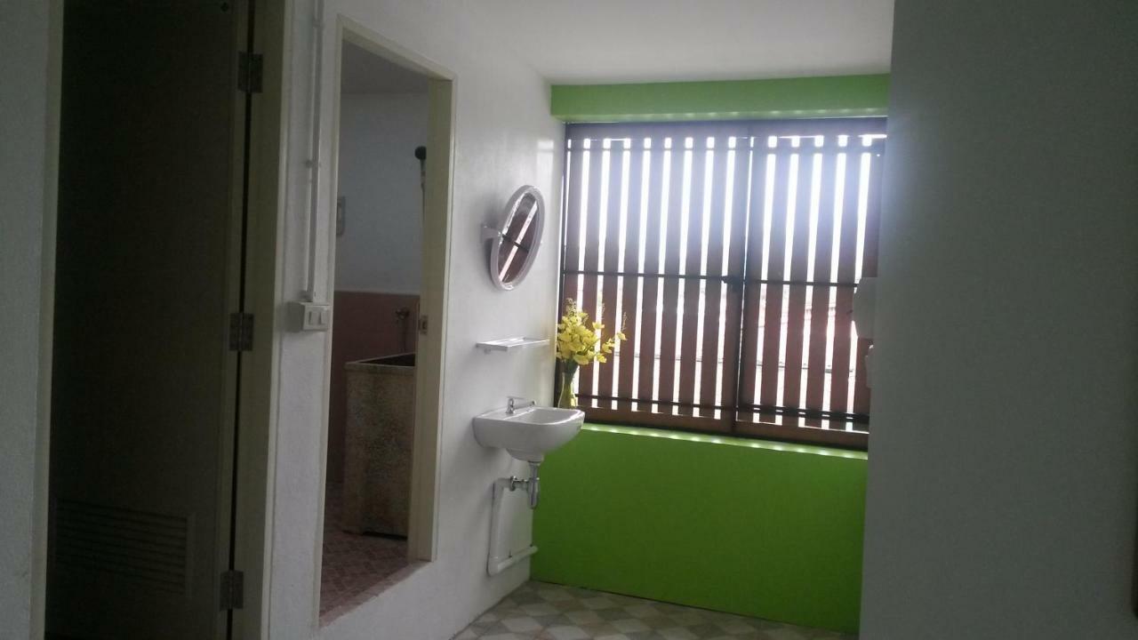 Madinah Hostel Ranong Ban Lum Than Exterior foto